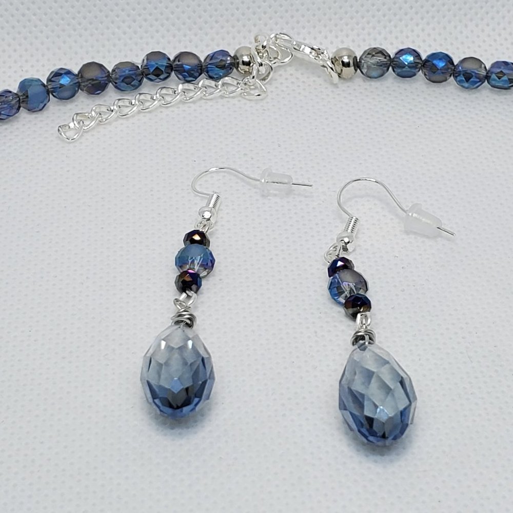 Teardrop Necklace Set - Picture 3 of 7